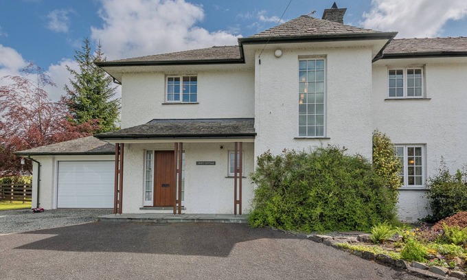 Windermere House | Make magical memories in comfort of Croft Cottage with Lake and Mountain views