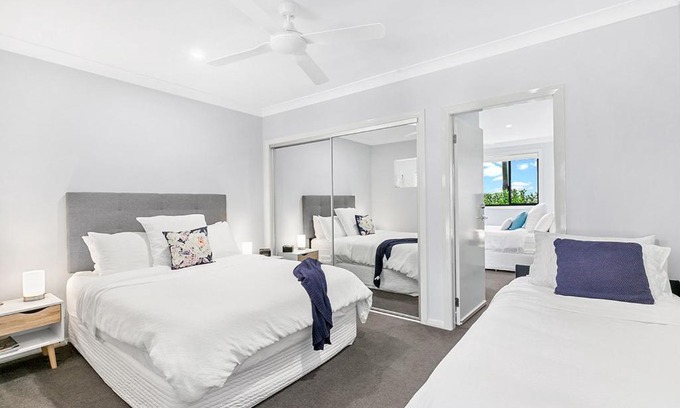 Louth Park Apartment | Mala Retreat Sleeps 7, Two Bedrooms & Ensuites