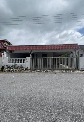 Kampung Mergong Indah Ski Chalet | Malaika Homestay