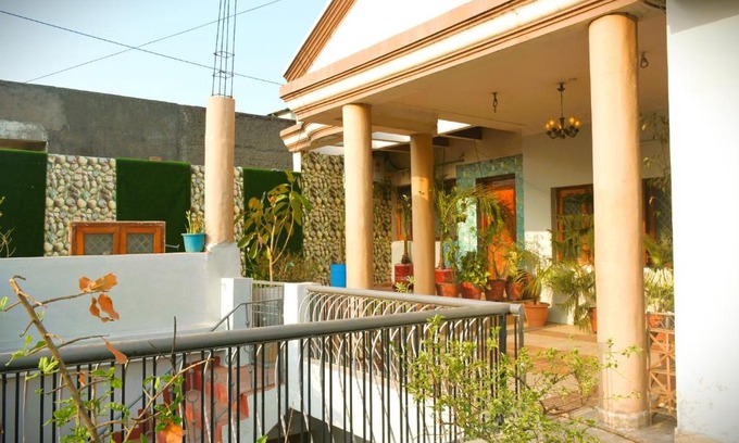Jabalpur Villa | Malaiya Homestay - Grandeur Living Experience