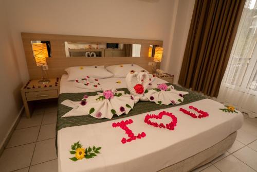 Kiris Hotel | Malibu resort hotel