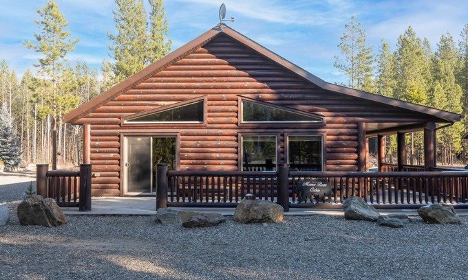 Valemount House | Mama Bear Cabin Rental