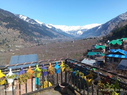 Jagatsukh House | Manali Parvat View