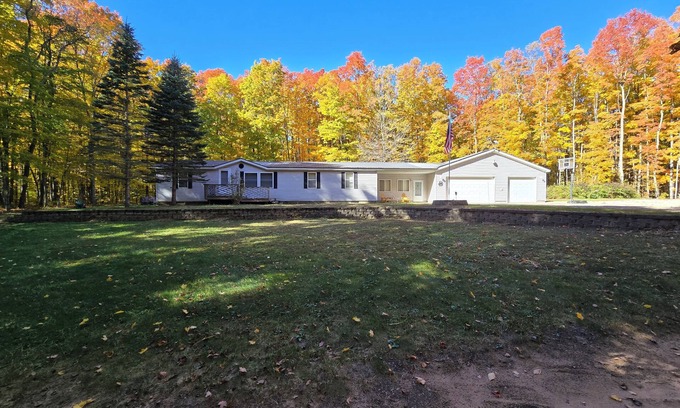 Mancelona House | Mancelona Beer Garden, Snow Mobile & ATV Headquarters, 3bed, 2 bath, sleeps 10