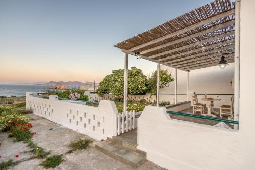 Mandrakia House | Mandrakia Bliss House