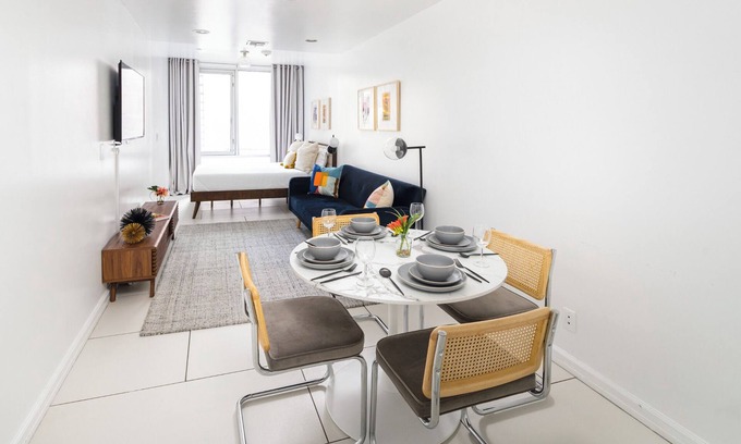 Turtle Bay Apartment | Manhattan loft Studio located Midtown NYC! #303