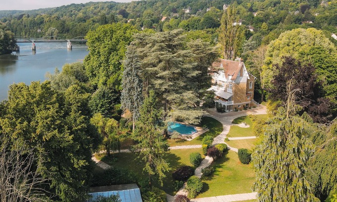 Parmain House | Manoir des 3 cèdres - 35 minutes paris - Swimming pool - SPA - Tennis - 23 people