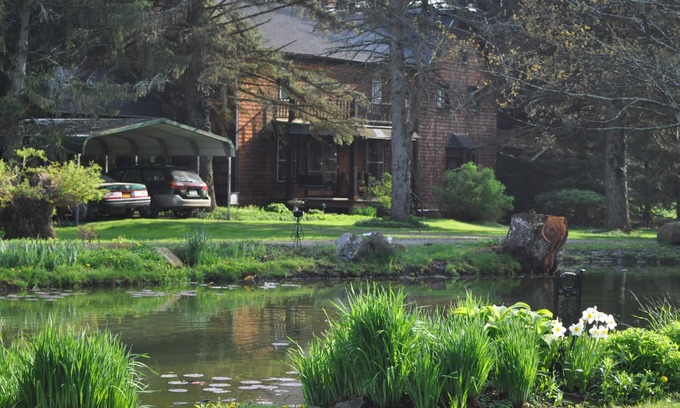 Little Valley House | Manor House BnB, Soaking Tub, Pet Friendly