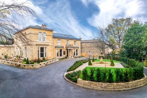 Ainley Top Hotel | Manor House Lindley