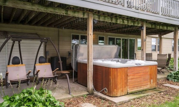 Champlin House | Manor on the River Lower Level