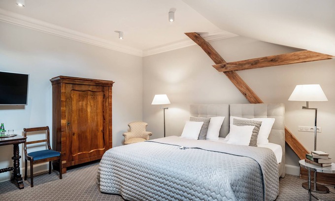 Nowe Warpno Bed & Breakfast | Manowce Palace - Quadruple Room (Room 13)