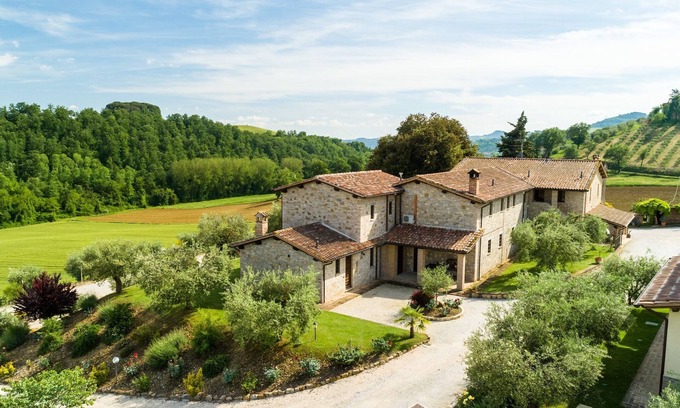 Ramazzano Villa | Mansion in Perugia with Pool & Sauna
