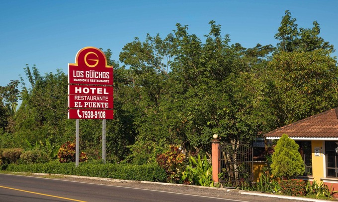 Santa Cruz Mulua Hotel | Mansion Los Guichos