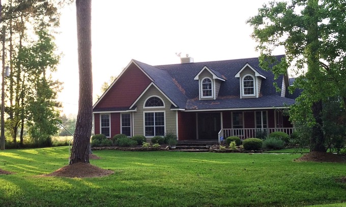 Tomball Bed & Breakfast | Maple Creek Bed & Breakfast-Whole House/Pool, 5+ acres, Wedding Venues Nearby