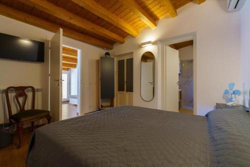 Centro Storico House | Maquedino holiday home & Terrace - Cozy Central Loft