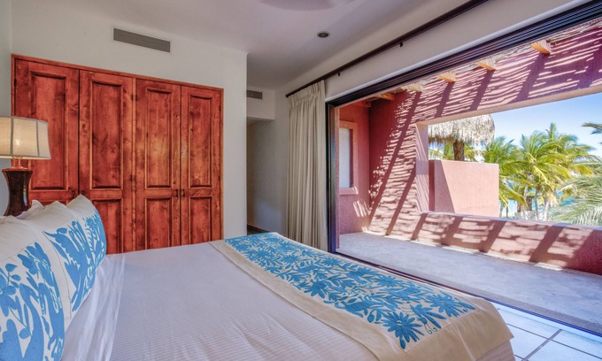 Ensenada Los Muertos Villa | Marcela up: Oceanview 2 bedr with private balcony