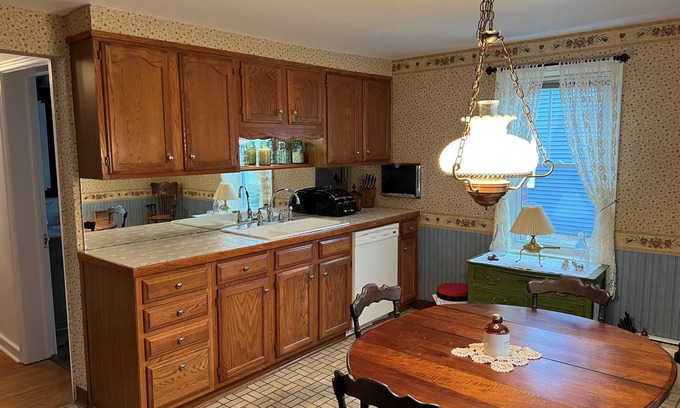Marcy Apartment | Marcy NY! 4BR first floor on the Erie Canal! Sleeps a family of six.