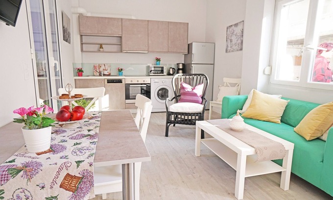 Nea Chora Apartment | Mare civitas unum ,near Beach, Chania Old Town