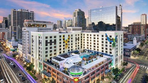 East Village Hotel | Margaritaville Hotel San Diego Gaslamp Quarter