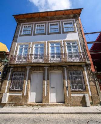 Guimaraes Apartment | Maria de Lurdes Residências
