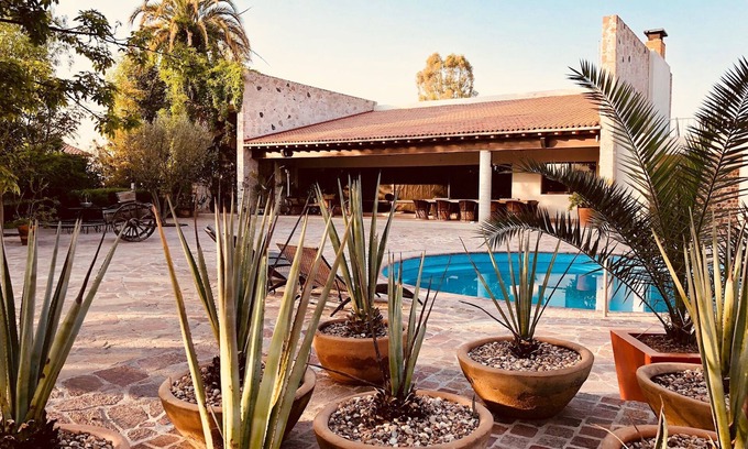 El Marques Bed & Breakfast | Maria y Bernardo Bed & Breakfast