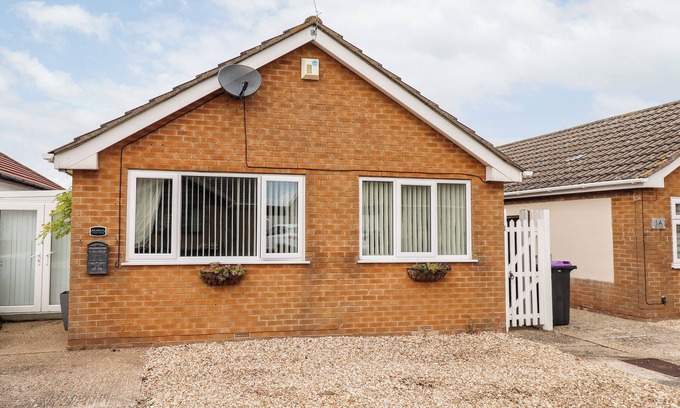 Mablethorpe and Sutton Cottage | MARIAI ETON ROAD, pet friendly, with open fire in Trusthorpe