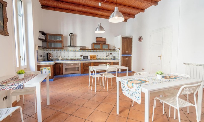 Borgo Vecchio House | Mariano Apartment Palermo