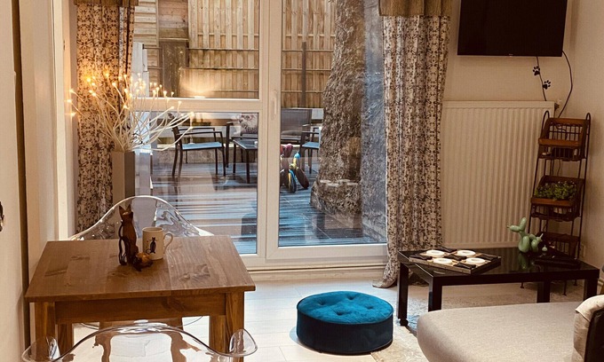 Saint-Avold Apartment | MARIEFACTURE LIKE CATS AND DOGS
