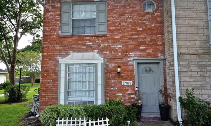 Clodine House | Marilyn Monroe themed cozy Townhome