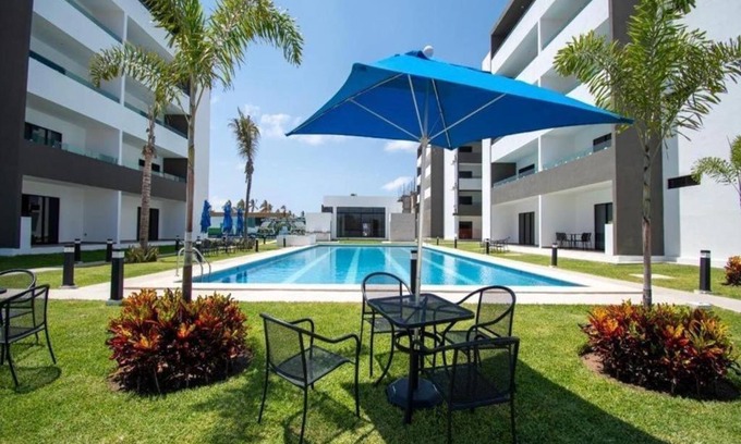 Villa Marina Condo | Marina Cerritos: Rooftop, Pools & Near Beach