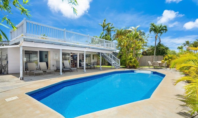 Portlock House | Marina front, private pool AND A/C! Available for Spring Break!