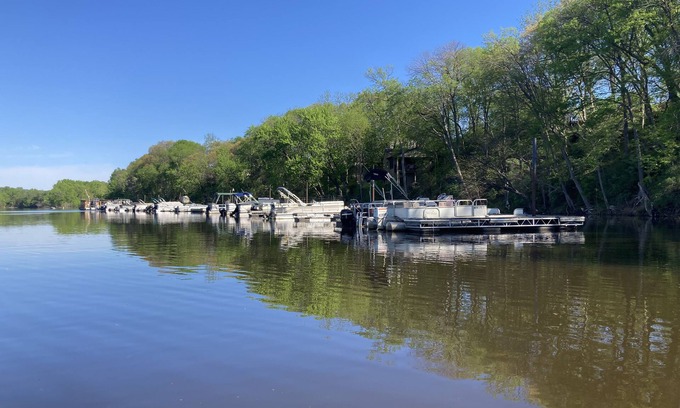 La Crosse Apartment | Marina getaway located on the back sloughs of the mighty Mississippi.
