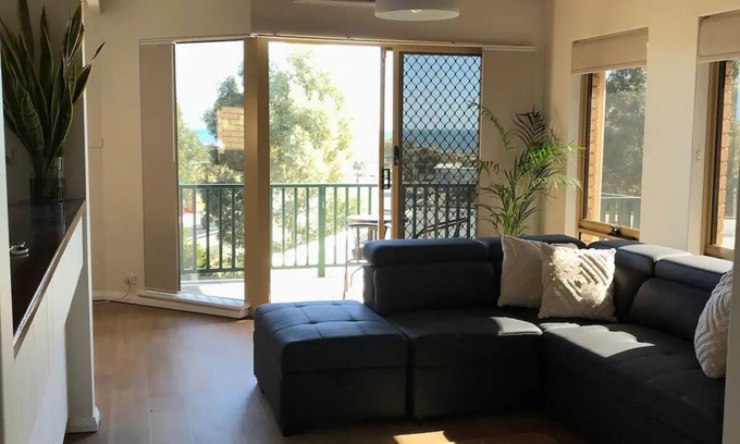 Beresford Apartment | Marina Luxury Apartment with Ocean Views Beresford