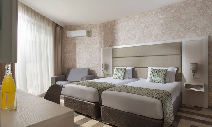 Obzor Bed & Breakfast | Marina Sands Bijou Boutique - Amazing views