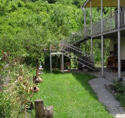 Tsilkani House | Marine's Guest House