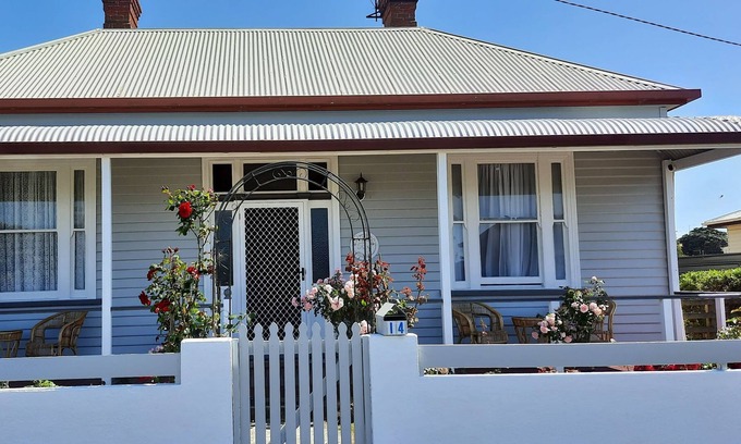 Stanley Bed & Breakfast | Mariner Rose B&B - King Ensuite w/breakfast