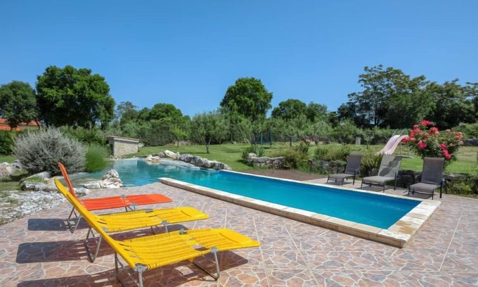 Bratulici House | Mario 1 by Interhome