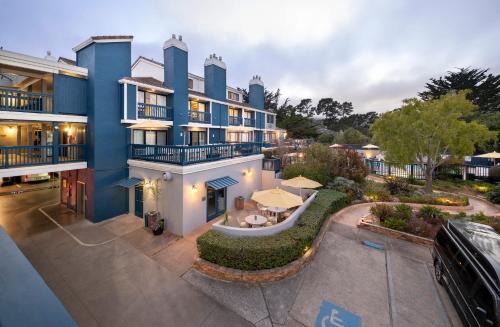 Munras Avenue Hotel | Mariposa Inn and Suites