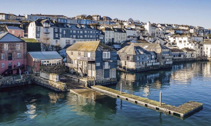 Mylor Churchtown Villa | Maritime House - Six Bedroom Villa, Sleeps 12