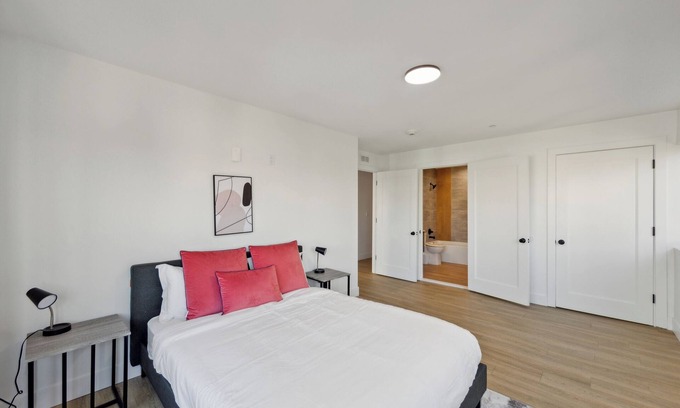 Downtown Wilmington Apartment | Market view Residence 604 I 2 Bedroom 2 Bathroom