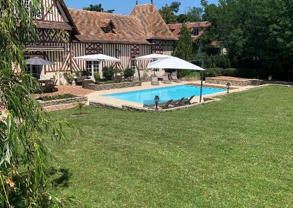 Bras de Fer House | Marquise Barbot
