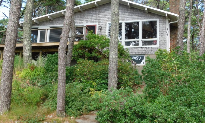 Indian Neck Heights House | Marsh front, Gorgeous Waterview and Deck (CS0025)