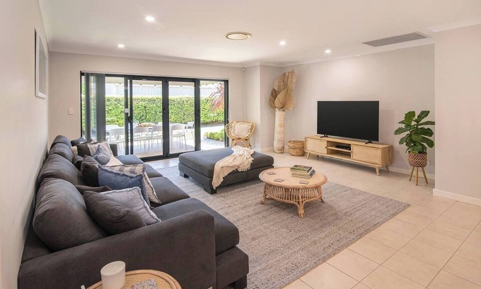 Quindalup House | Marshall En Pointe Modern Charm by Quindalup Beach