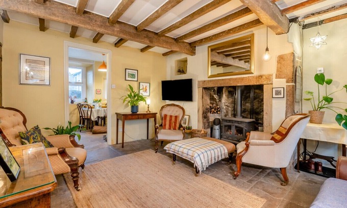Hebden House | Maryan Cottage - Two Bedroom House, Sleeps 4