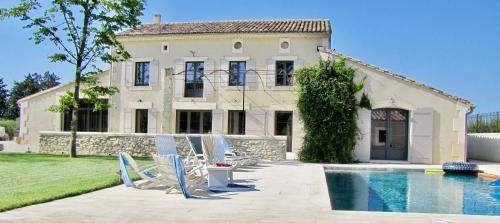 Chateaurenard Villa | Mas Provençal de Charme avec Espace Télétravail Luxe Calme et Détente
