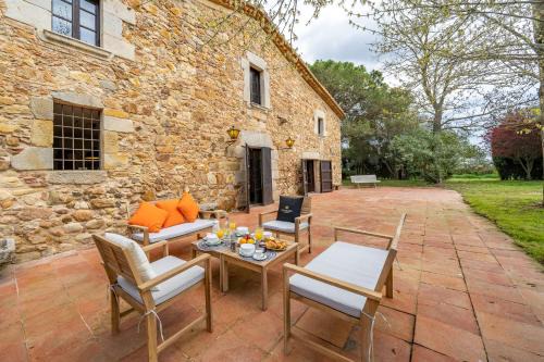 Llagostera Villa | Masia Marco Lux, ideal familias con gran zona exterior y Piscina