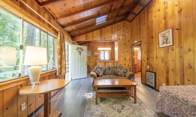 Boulder Creek Cabin | Masood's Lodge