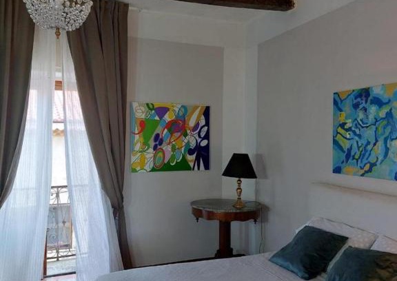 Novi Velia House | Matisse Private Suite