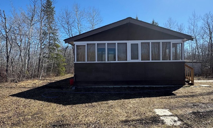 St. Andrews Cabin | Matlock Cabin- Lake Winnipeg Retreat