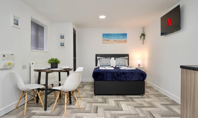 Coventry Apartment | Matlock Studio 7 - Coventry